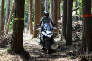 オフロードバイクの足つき比較(400cc以上)